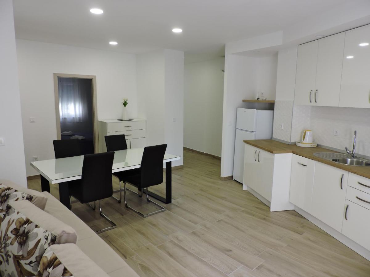 Apartments Lidus Makarska Bagian luar foto